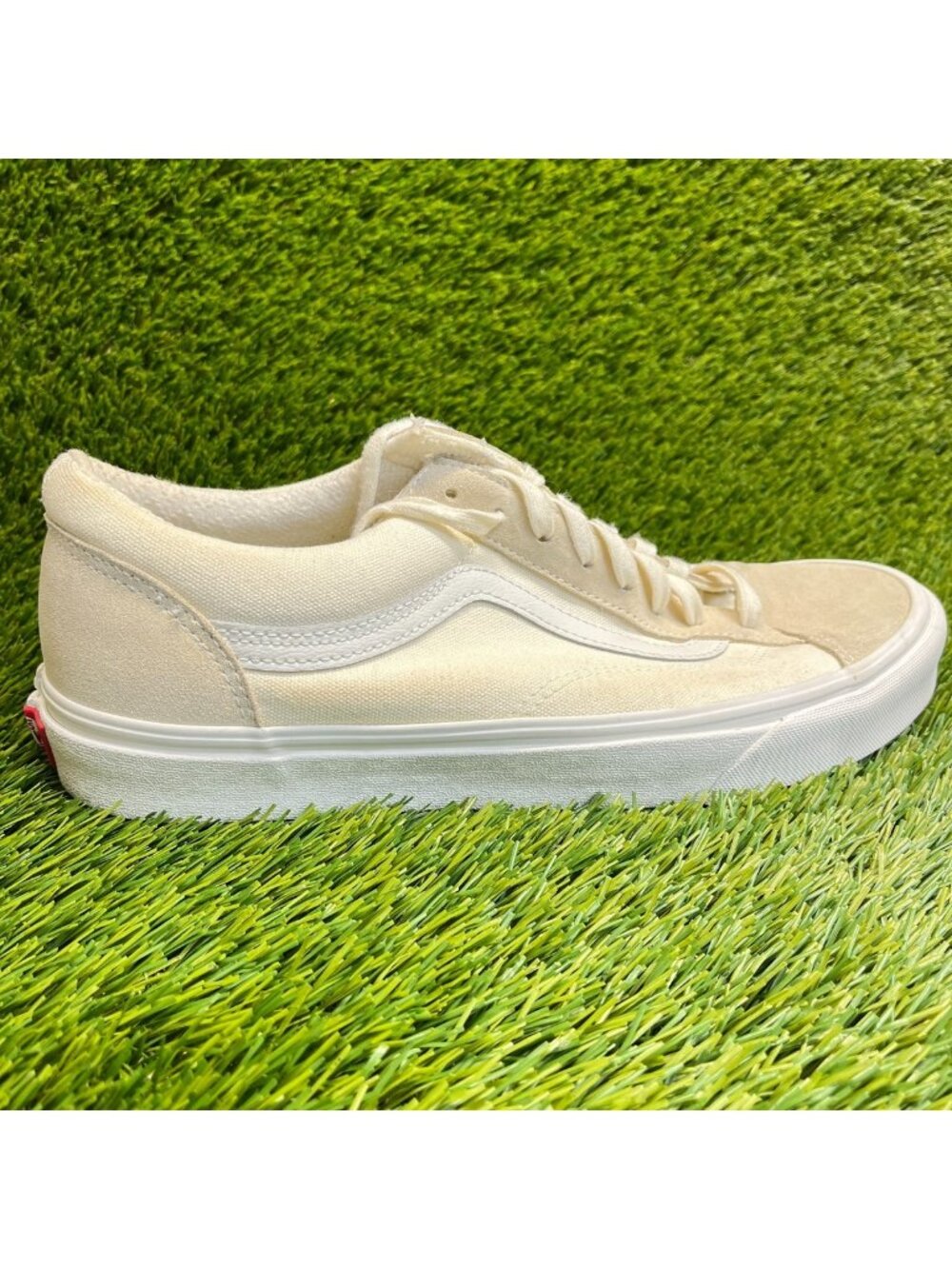 Vans Old Skool Mens Size 11 Ivory White Athletic Walking Skate Shoes Sneakers